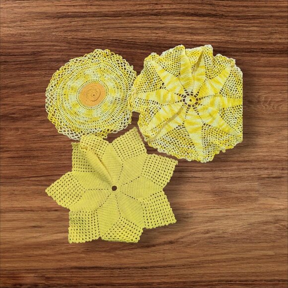 Crocheted Yellow Starburst Lace Doily Set Of 3 Handmade ~12" Diameter estate - Picture 1 of 7